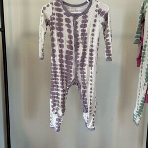 Kyte Baby Snap Romper in hard to find retired print - taro riptide